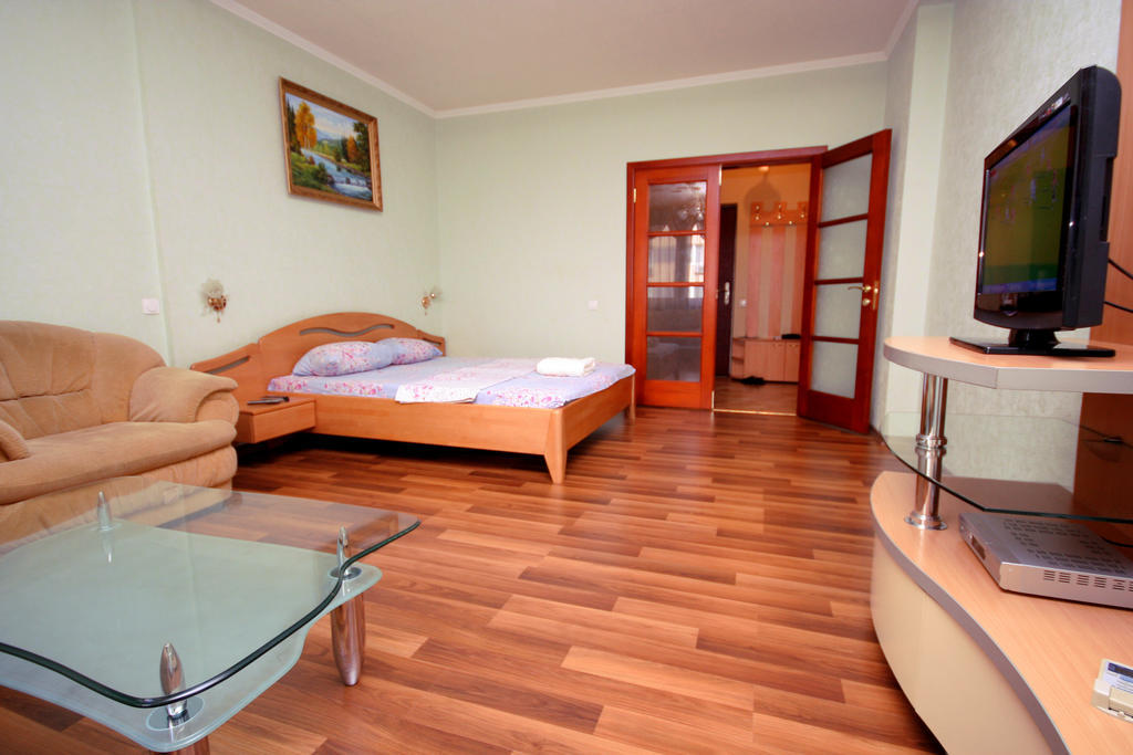 Inn Home Apartments - Livoberezhna Kyiv Quarto foto
